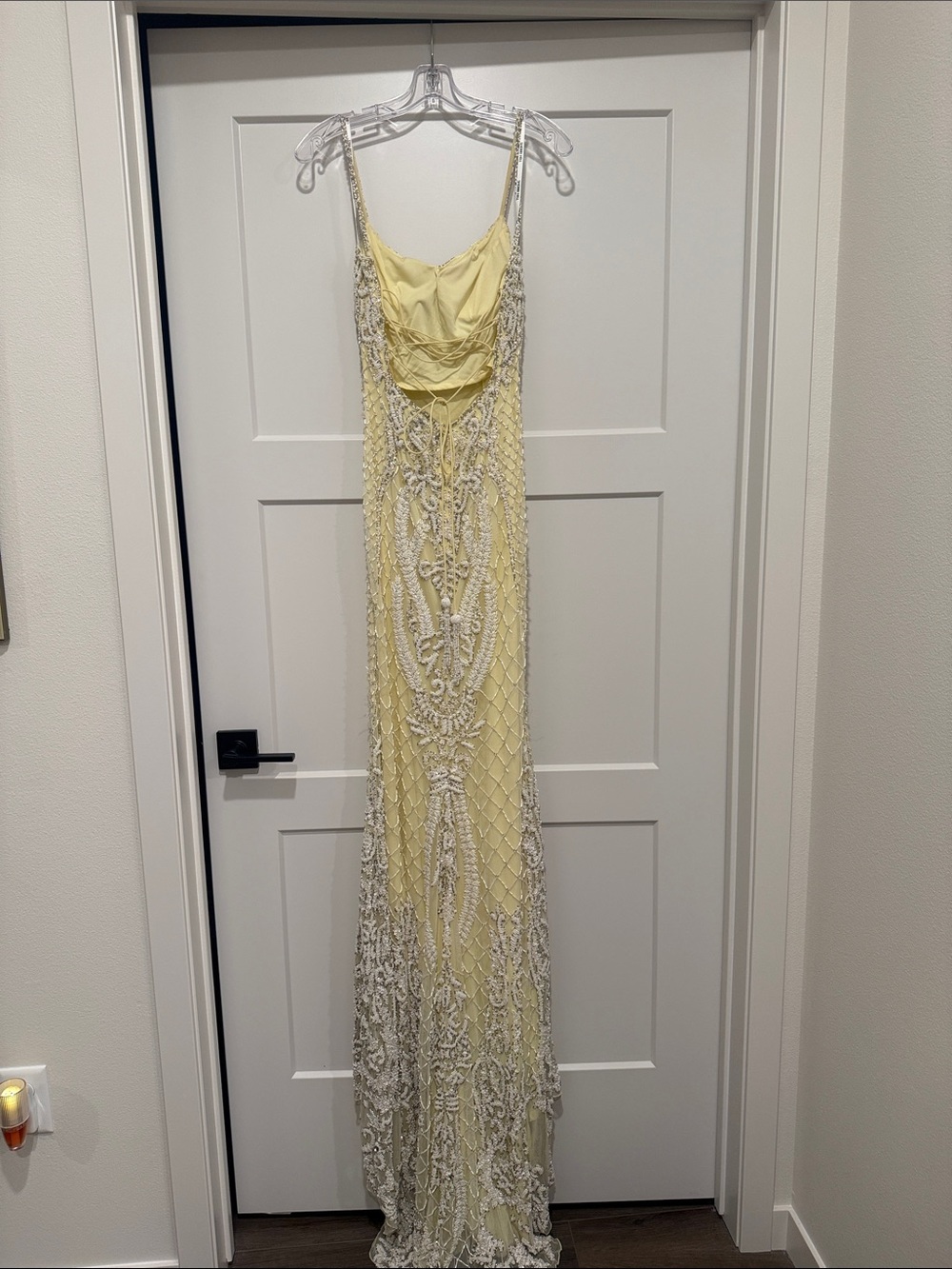 Unique Sherri Hill Pale Yellow Beaded Slip Gow - Picture 3 of 5